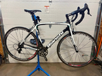 2011 BIANCHI INFINITO ROAD BIKE. 2011 BIANCHI INFINITO ROAD BIKE.<br/>2011 BIANCHI INFINITO ROAD BIKE EUC